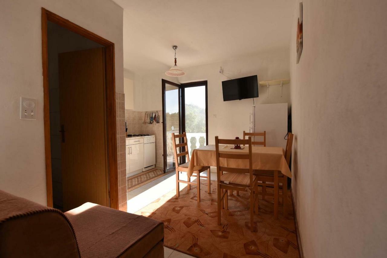 Apartmani Marko Gdinj Esterno foto