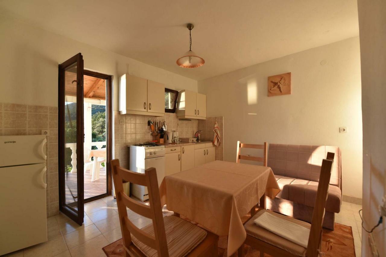 Apartmani Marko Gdinj Esterno foto