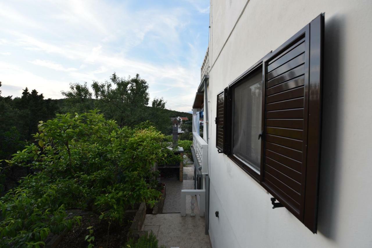 Apartmani Marko Gdinj Esterno foto