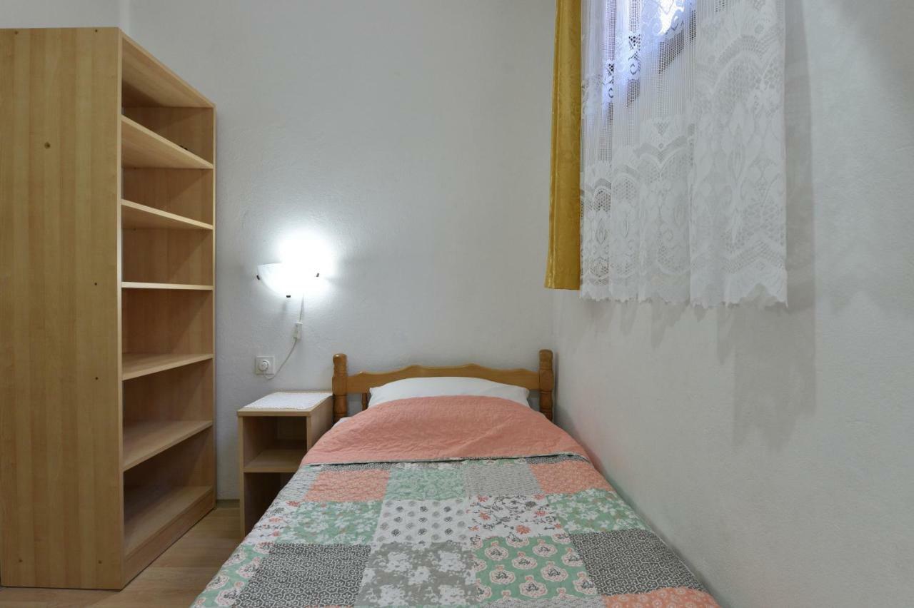 Apartmani Marko Gdinj Esterno foto