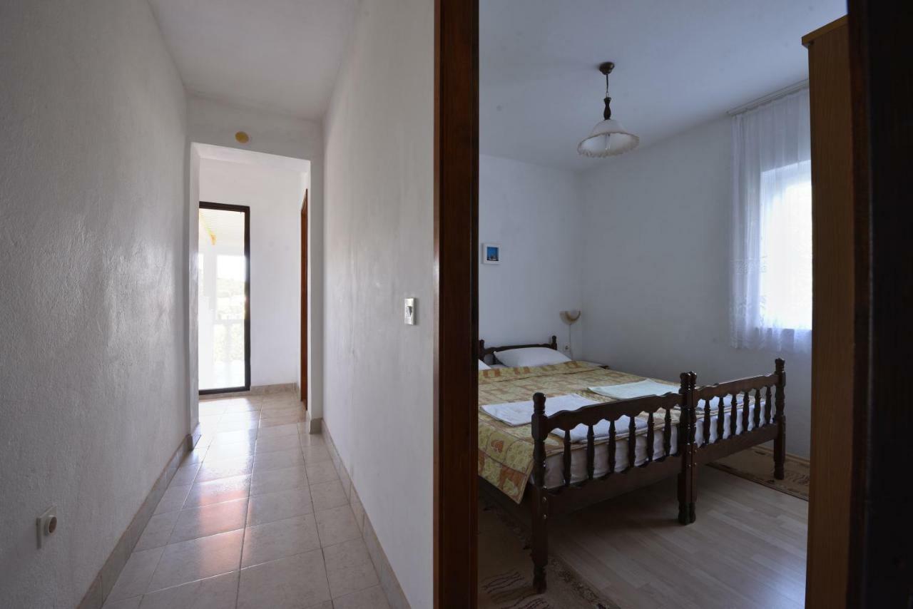 Apartmani Marko Gdinj Esterno foto